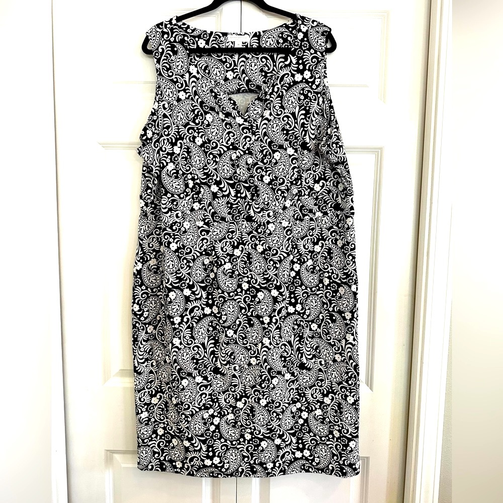 Charter Club woman sleeveless black and whit paisley dress size 3x